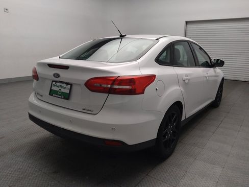 Used 2016 Ford Focus SE w/ Equipment Group 201A FWD image 9