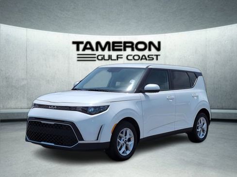 Used 2025 Kia Soul LX w/ LX Technology Package FWD image 1