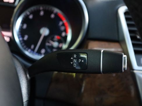 Used 2013 Mercedes-Benz ML 550 4MATIC image 35