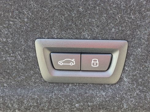 New 2025 BMW 330i xDrive Sedan w/ Premium Package image 33