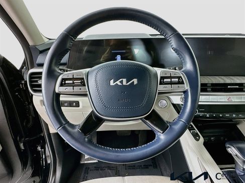 Used 2024 Kia Telluride EX w/ EX Captain's Chair Package image 11