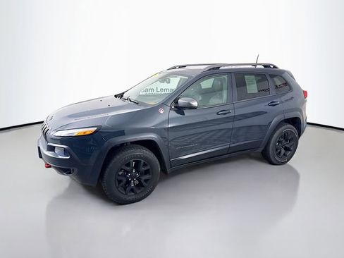 Used 2016 Jeep Cherokee Trailhawk w/ Comfort/Convenience Group image 3