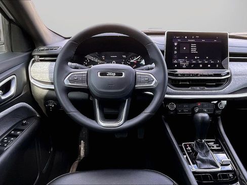 Used 2024 Jeep Compass Latitude w/ Sun and Sound Group image 12