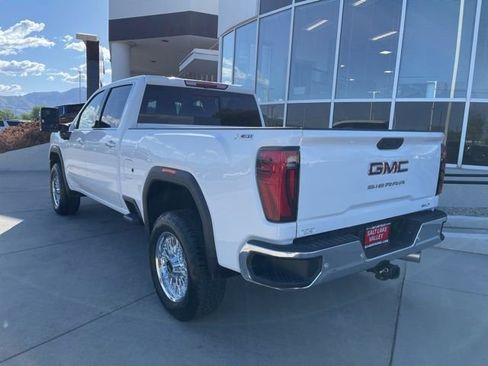Used 2026 GMC Sierra 3500 SLT w/ SLT Convenience Package AWD/4WD image 5