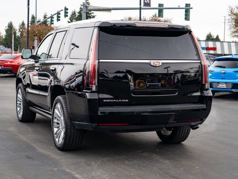 Used 2017 Cadillac Escalade Platinum AWD/4WD image 13