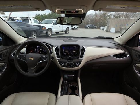 Used 2024 Chevrolet Malibu LT image 31