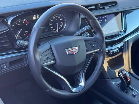 Certified 2025 Cadillac XT6 Premium Luxury image 19