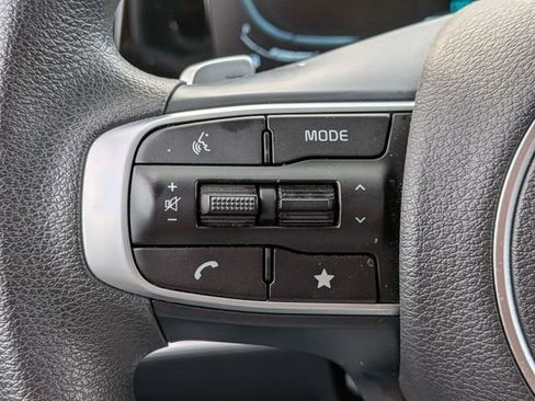 Used 2025 Kia Sportage LX FWD image 13