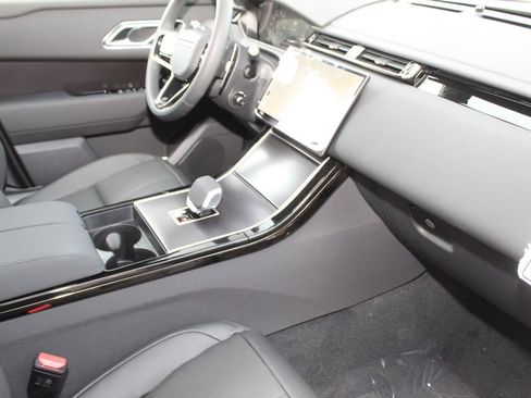 New 2026 Land Rover Range Rover Velar Dynamic SE image 25