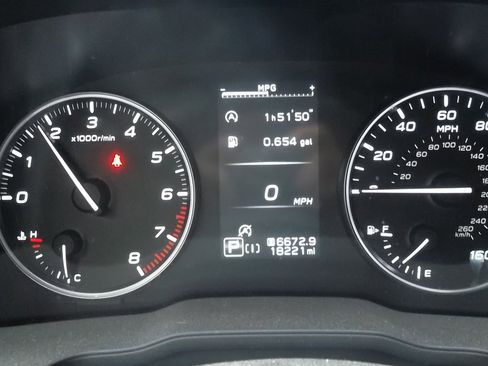 Used 2024 Subaru Crosstrek 2.0i Premium image 9