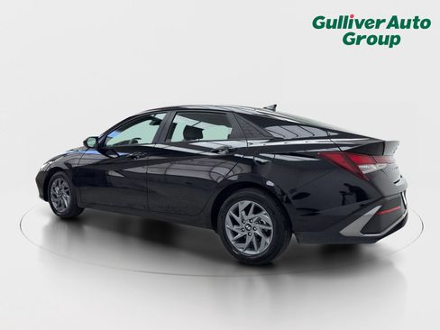 Used 2024 Hyundai Elantra SEL FWD image 4