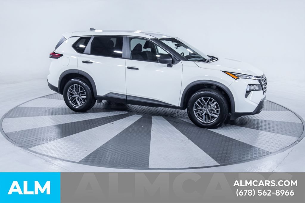 Used 2024 Nissan Rogue S FWD image 10