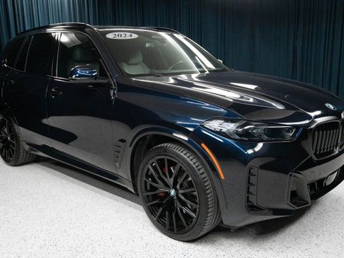 Used 2024 BMW X5 xDrive40i w/ M Sport Package AWD/4WD image 3