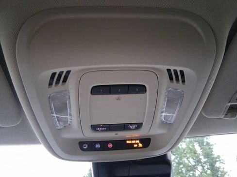 Used 2021 Buick Envision Essence w/ Technology Package I AWD/4WD image 21