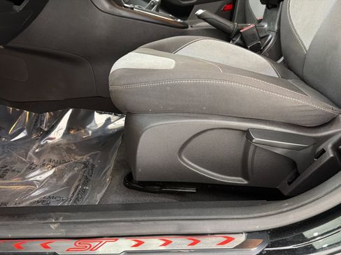 Used 2015 Ford Focus ST FWD image 23