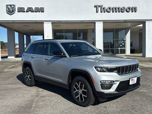 New 2025 Jeep Grand Cherokee Limited image 2