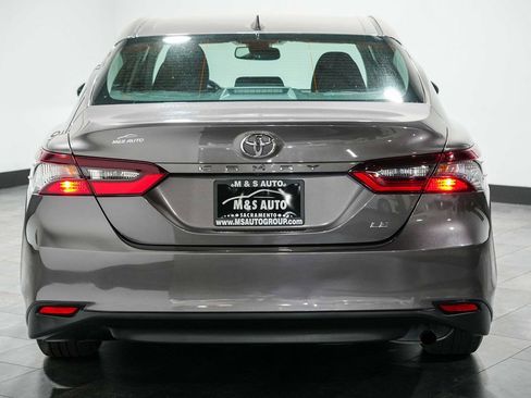 Used 2024 Toyota Camry LE w/ Convenience Package FWD image 4