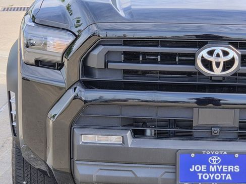 Used 2025 Toyota 4Runner SR5 RWD image 5