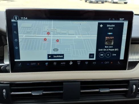 Used 2023 Lincoln Corsair AWD w/ Equipment Group 101A image 17