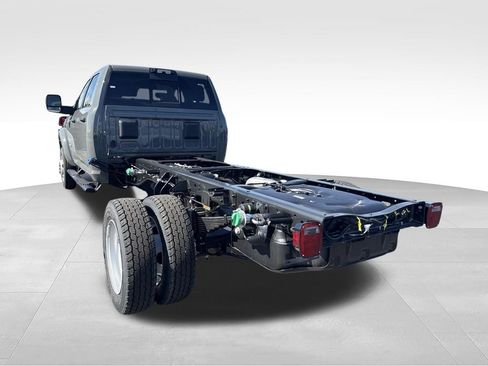 New 2026 RAM 5500 4x4 Crew Cab image 5