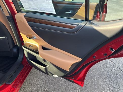 New 2025 Lexus ES 350 w/ Premium Package image 13