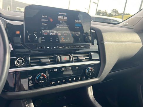 Used 2023 Nissan Pathfinder Platinum AWD/4WD image 25