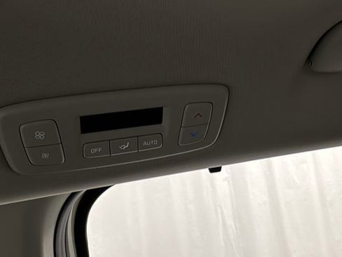 New 2026 Kia Carnival EX FWD image 40