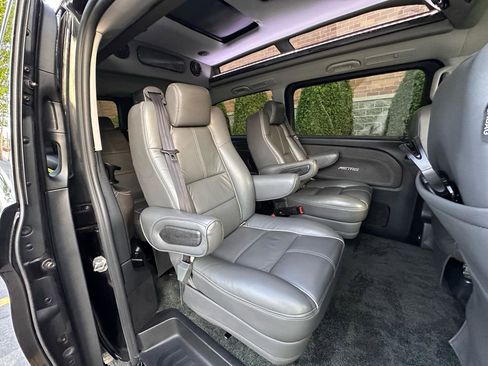 Used 2018 Mercedes-Benz Metris Passenger image 45