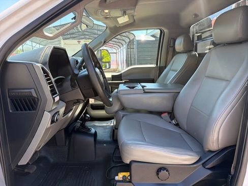 Used 2017 Ford F550 4x4 Regular Cab Super Duty w/ Power Equipment Group image 13