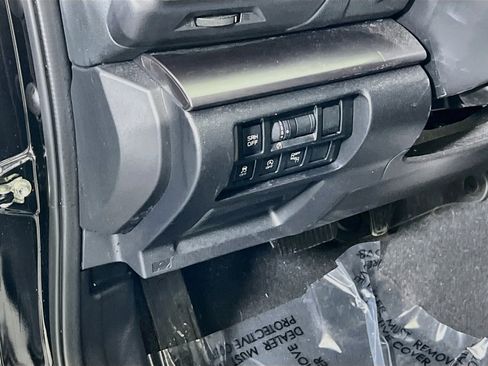 Used 2023 Subaru Crosstrek 2.5i Limited AWD/4WD image 10