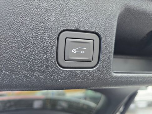 New 2026 Chevrolet Equinox EV RS image 17