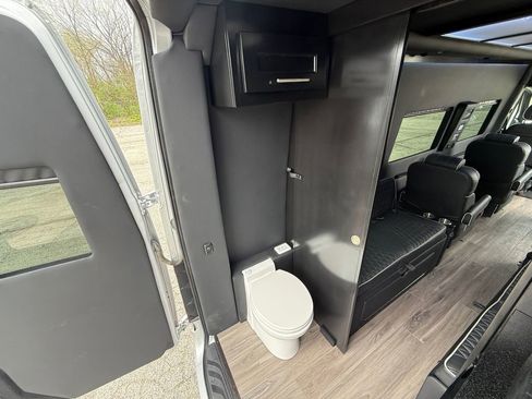 Used 2023 Mercedes-Benz Sprinter 3500 w/ Parking Package image 40