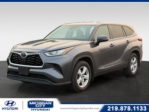 Used 2020 Toyota Highlander L AWD/4WD image 1