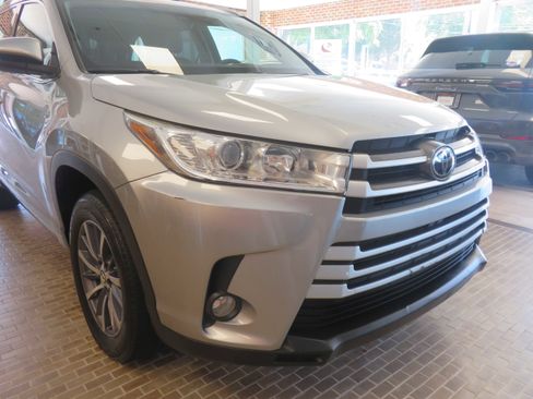 Used 2017 Toyota Highlander XLE FWD image 67