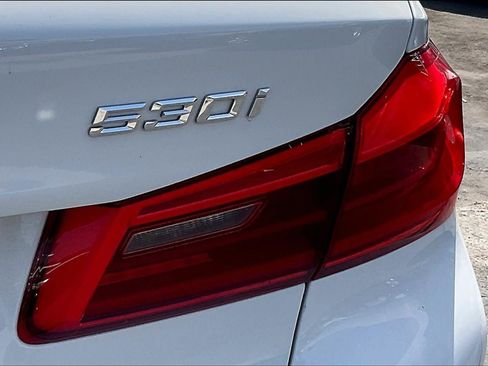 Used 2020 BMW 530i w/ Convenience Package image 8