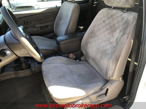 Used 2004 Toyota Tacoma 4x4 Xtracab V6 image 12