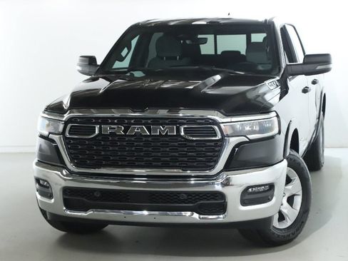 Used 2025 RAM 1500 Big Horn AWD/4WD image 3
