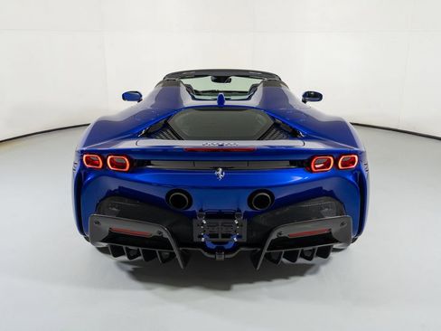 Used 2022 Ferrari SF90 Spider image 28