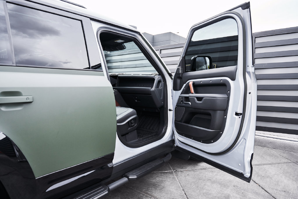 Used 2023 Land Rover Defender 110 X AWD/4WD image 29