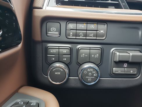 New 2026 Chevrolet Tahoe High Country w/ Sun And Tow Package image 15