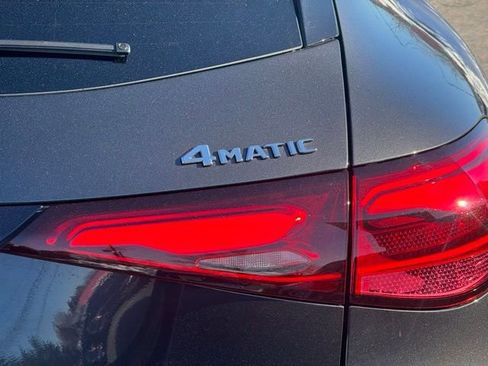 Used 2024 Mercedes-Benz GLC 300 4MATIC image 8