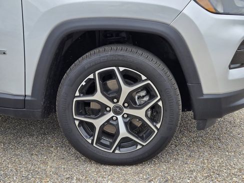 Certified 2025 Jeep Compass Limited AWD/4WD image 7