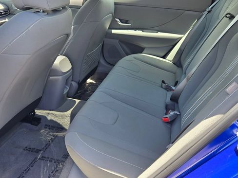 Used 2025 Hyundai Elantra SEL FWD image 11
