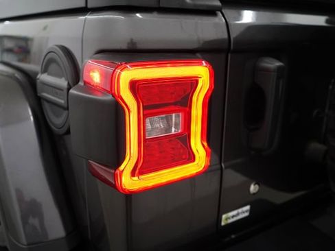 Used 2018 Jeep Wrangler Unlimited Rubicon w/ Dual Top Group image 84