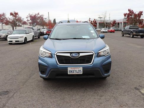 Used 2020 Subaru Forester Premium image 2