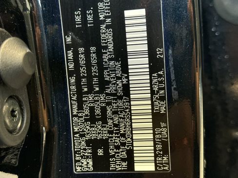 Used 2024 Toyota Highlander LE image 16