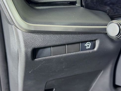 Used 2025 Nissan Kicks S FWD image 17