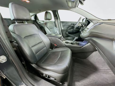 Used 2018 Chevrolet Malibu LT w/ Leather Package image 28