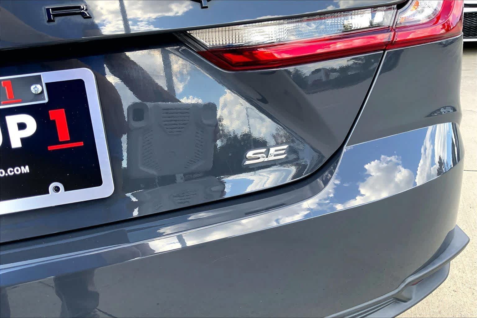Used 2025 Toyota Camry SE w/ Multimedia Upgrade Package FWD image 10