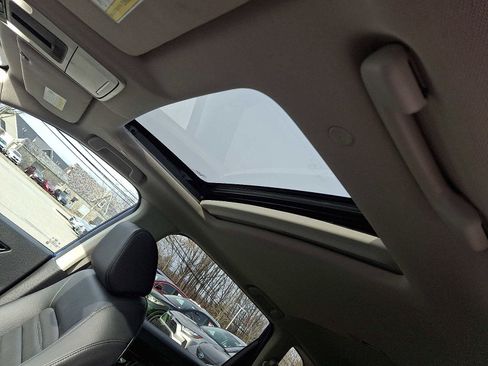 Used 2025 Honda CR-V EX-L image 12